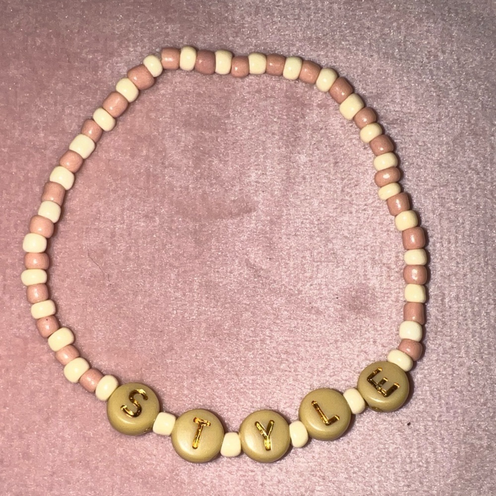 Taylor Swift Friendship Bracelet